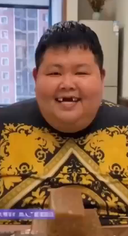 良子重生绑定系统海报